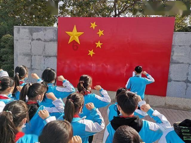 逃出机关房